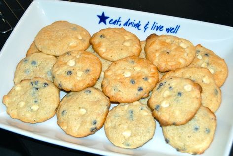 Blueberry Cheesecake Cookies | Flying on Jess Fuel Blueberry Cheesecake Cookies, Cheesecake Cookies Recipes, Blueberry Muffin Mix, Blueberry Cookies, Cheesecake Cookies, Muffin Mix, Delicious Cookies, Blueberry Muffin, Blueberry Cheesecake