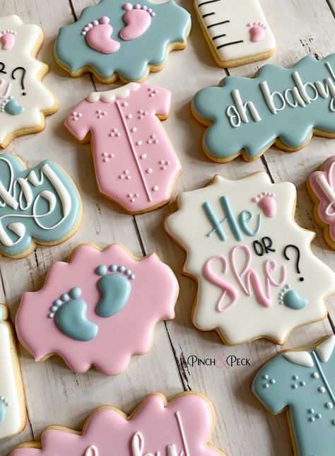 He Or She Cookies, Gender Reveal Candy, Gender Reveal Dessert, Gender Reveal Food, Simple Gender Reveal, Gender Reveal Baby Shower Themes, Creative Gender Reveals, Gender Reveal Cookies, Baby Gender Reveal Party Decorations