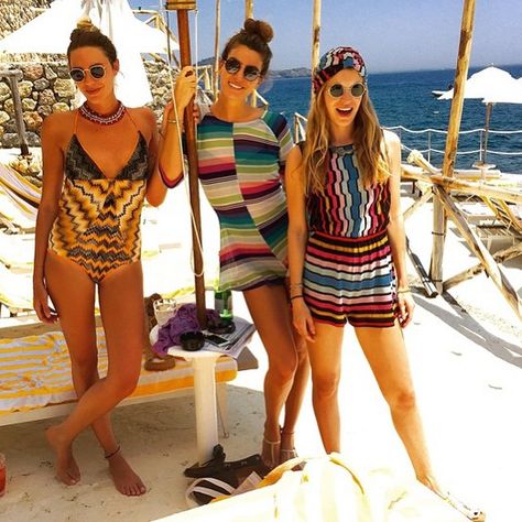 RG @lulubuti smokin'hot  #missonipellicano #hotelilpellicano50 Missoni Mare, What Should I Wear, Fashion Style Inspiration, Girls Club, Mykonos, Missoni, Coconut Milk, Athens, 50 Years