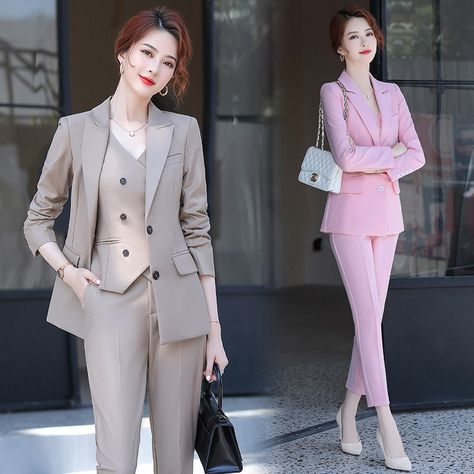 Pants 2020, Checkered Coat, Ladies Coat Design, High Fashion Looks, Professional Wear, Jumpsuit Elegant, Woman Suit Fashion, Office Outfit, Pantsuits For Women