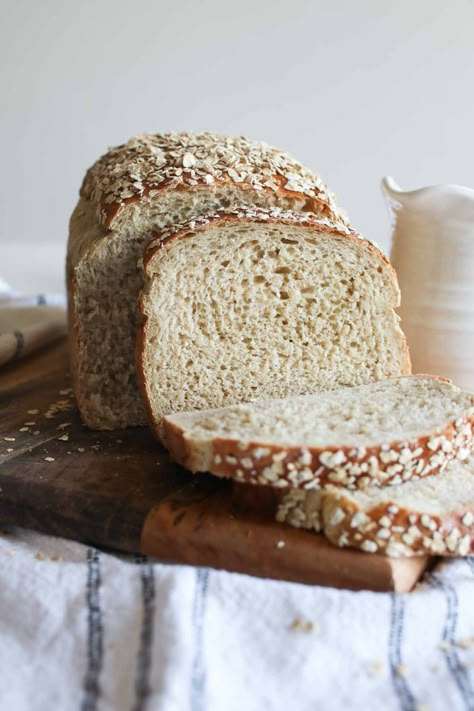 Sourdough Honey Oat Bread - Lo's Kitchen Oatmeal Bread Recipe, Honey Oat Bread, Everything Sourdough, Sourdough Sandwich, Discard Recipe, Sourdough Starter Discard Recipe, Oatmeal Bread, Homemade Oatmeal, Sourdough Starter Discard