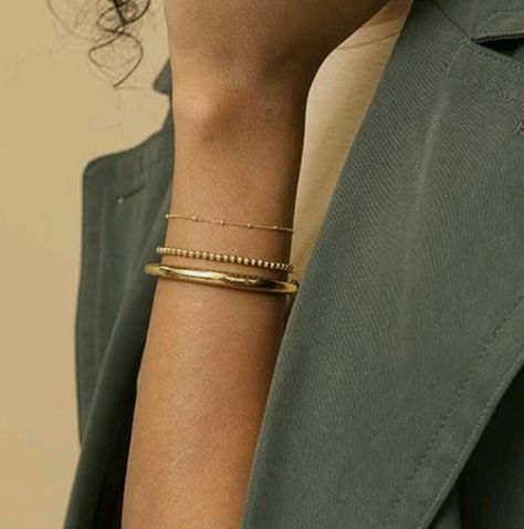 Mejuri dome bracelet Hand Jewelry, Girly Jewelry, Jewelry Online Shopping, Jewelry Inspo, Stylish Jewelry, Mode Inspiration, Minimalist Jewelry, Jewelry Trends, Cute Jewelry