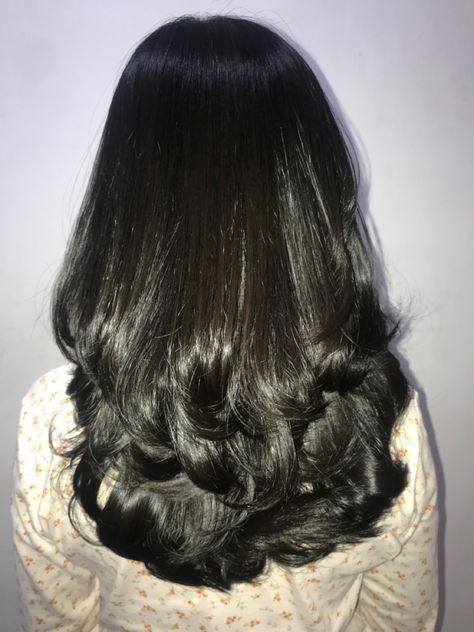 #oval #layer #haircut #hairstyles Oval Haircut, Layer Haircut, Cool Haircuts, Oval Shape, Hair Cuts, Hairstyles, Long Hair Styles, Hair Styles, Hair