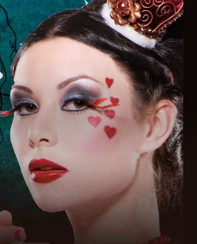 Hearts Makeup, Queen Of Hearts Makeup, Wonderland Makeup, Vegas Dress, Fantasy Make-up, Make Carnaval, 21st Ideas, Heart Costume, Queen Of Hearts Costume