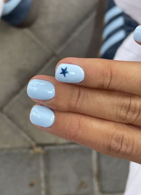 Nail Inspo Shilac, Short Gel Nails Inspo Summer, Plain Short Nail Designs, Nail Gel Short Nails, Blue Short Nails With Design, Blue Nails Natural Nail, Simple Gel Nails Short Summer, Shalack Nails Short, Cute Nails Short Gel