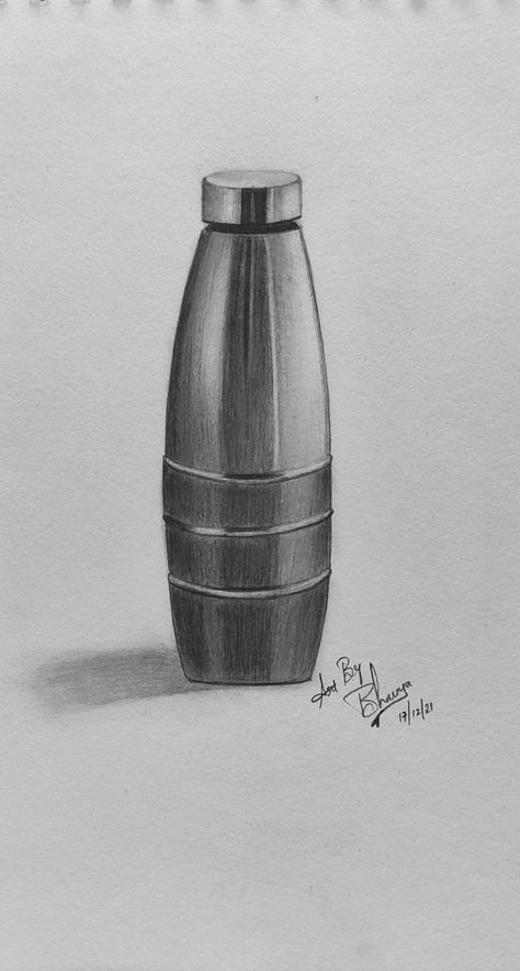 Pencil metallic bottle Object Shadow Drawing, Bottle Shading Drawing, Object Shading With Pencil, Steel Life Sketch, Bottle Sketch Pencil Drawings, Still Life Objects Drawing, Still Life Pencil Shading Object, Pencil Object Drawing, Object Sketches Pencil Drawings