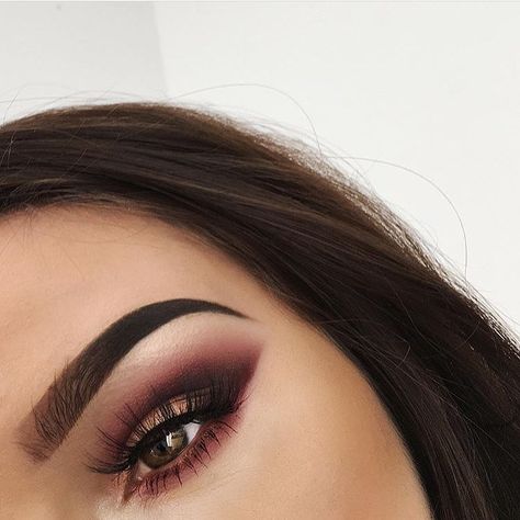 My feed is kinda fire, so you should follow Business Promotions… Burgundy Makeup Look, Burgundy Makeup, Natural Eye Makeup Tutorial, Trendy Eyeshadow, Fixing Spray, Makeup Tutorial Step By Step, Glasses Makeup, Simple Eye Makeup, How To Apply Eyeliner