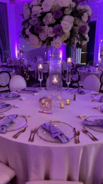 Wedding Venues Tangled, Wedding Venues Purple And White, Quince Decorations Ideas Purple, Quince Venue Ideas Lavender, Purple Venue Wedding, Light Purple 15 Decorations, Tangled Wedding Decorations, Purple Wedding Venue Decorations, Light Blue And Light Purple Wedding Theme