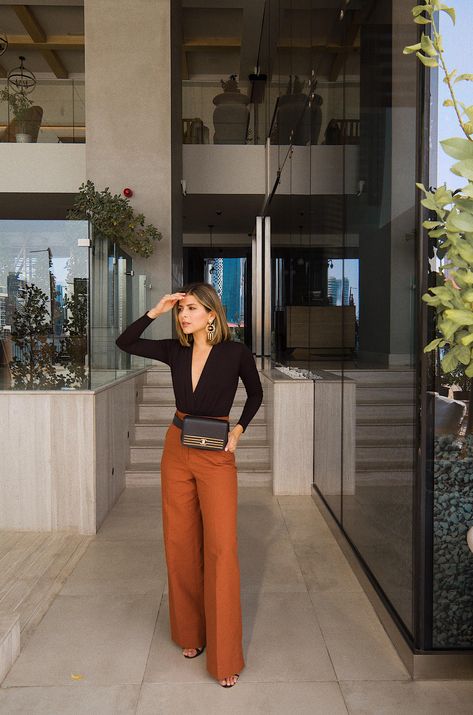 Blogger Pam Hetlinger shares her top destinations for spending 5 days in Dubai | Dubai Travel Guide Diner Outfits, Summer Business Attire, Dubai Outfit, Dubai Outfits, Dubai Travel, Dubai Fashion, Trik Fotografi, Dinner Outfits, Brunch Outfit