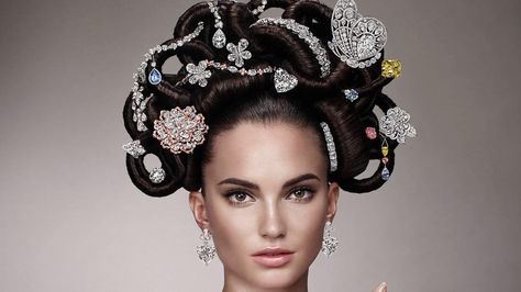 An homage to the legendary #HairandJewel photo from 1970. Only this time it's worth half a billion. #GraffDiamonds Graff Jewelry, Graff Diamonds, Haute Jewelry, Rare Diamond, Hair Jewels, Rare Stone, Diamond Jewel, Retro Hairstyles, High Jewelry