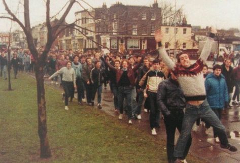 Masssive Firm Of Pompey Fans at New Cross South East London England on their way to Millwall in February 1983 90s England Aesthetic, 80s England, 1980s Britain, 90s England, 1980s Bedroom, 1980s Uk, Place Painting, 90s Uk, Uk Culture