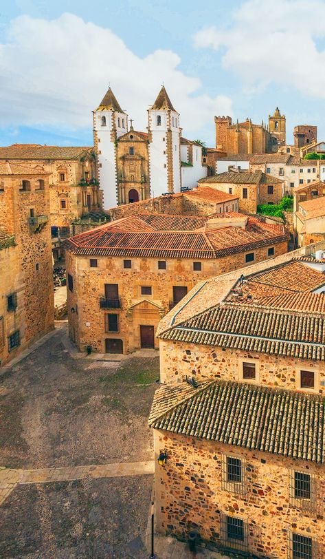 Caceres, Extremadura, Spain #art #travel #photography #fotografia #creative #design #viajar #travel #españa #spain #caceres #extremadura European Bucket List, Spain Art, Countryside House, Southern Europe, Art Travel, Places Around The World, Europe Travel, Creative Design, Travel Inspiration