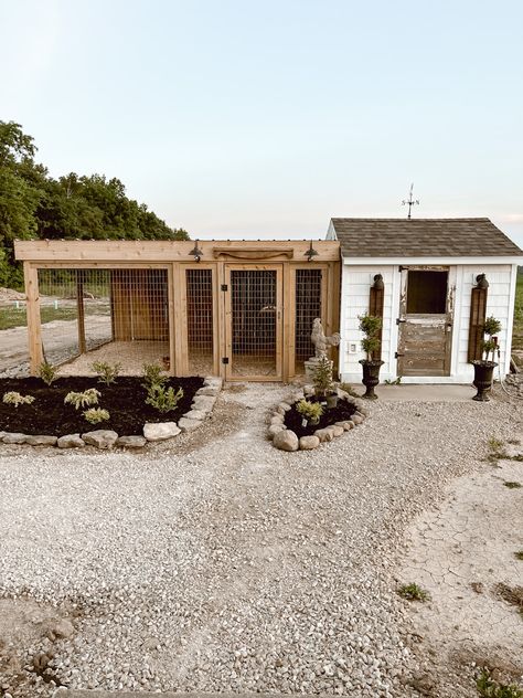 Cute Chicken Coops, Chicken Coop Garden, Chicken Barn, Backyard Chicken Coop Plans, Diy Chicken Coop Plans, Chicken Coop Run, Backyard Chicken Farming, Coop Design, Coops Diy