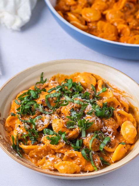 Spicy Vodka Pasta (my take on the viral recipe!) Vodka Sausage Pasta, Tiktok Vodka Pasta, Vodka Sauce Pasta Sausage, Spicy Vodka Rigatoni Recipe, Spicy Vodka Sauce Pasta, Spicy Vodka Pasta With Chicken, Tomato Vodka Sauce, Spicy Vodka Pasta, Vodka Sauce Pasta