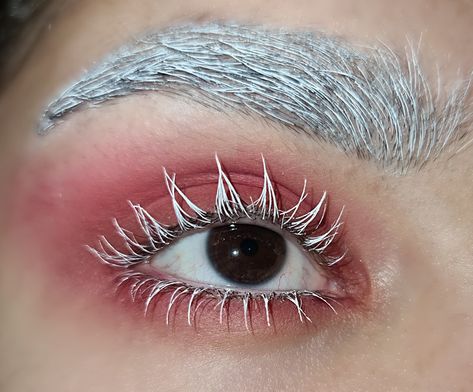 editorial eye makeup look red hot pink eyeshadow white eyelashes lashes eyebrows brows contrast lee felix inspired skz stray kids top kpop Red Eyelashes Makeup, White Mascara Makeup Looks, White Eyebrows Makeup, White Lashes Makeup, All White Makeup, White Silver Makeup, White Mascara Makeup, White Mascara Looks, White Eyelashes Makeup