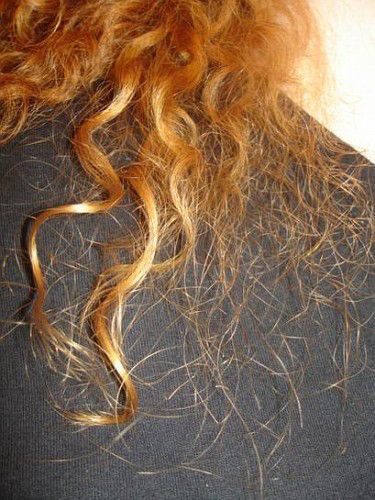 Conditioning and frizz: Too much or too little protein or moisture Wavy Hair Tips, Curly Hair Problems, Hair Protein, Curly Girl Method, Hair Help, Wavy Curly Hair, Curly Hair Routine, Hair Problems, Curly Hair Care