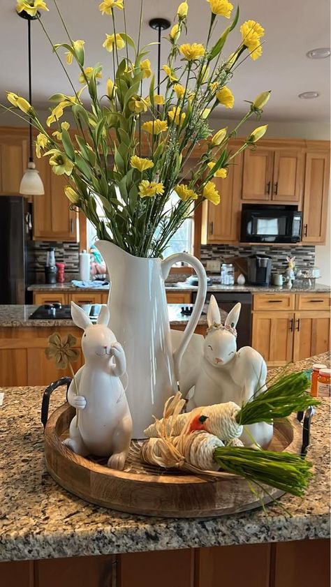 Tiered Tray Decorating & More | My Easter tray! I love how it turned out | Facebook Easter Island Decor, Easter Tray, Kitchen Tray Decor, Kitchen Centerpiece, Easter Arrangement, Dining Room Table Centerpieces, Easter Food, Easter Craft Decorations, Easter Table Settings