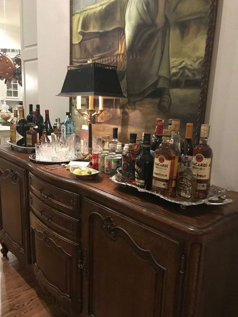 Bar Furniture For Sale, Bandeja Bar, Home Bar Sets, Gold Bar Cart, Bar Tray, Bar Cart Styling, Bar Cart Decor, Home Bars, Bar Set Up