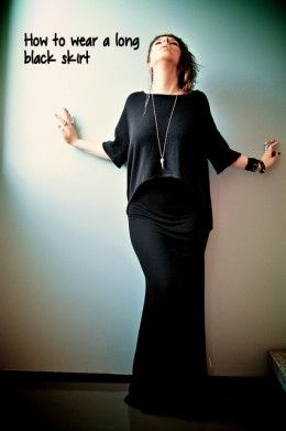 Yummy black maxi skirts and how to wear them. Long Black Skirt Outfit, Black Maxi Skirt Outfit, Long Black Maxi Skirt, Long Black Skirt, Black Skirt Outfits, Maxi Skirt Outfits, Rock Outfit, Black Maxi Skirt, Fashion Tips For Women