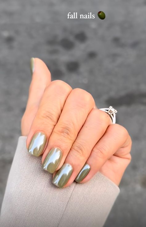 Olive Glazed Nails, Khaki Chrome Nails, Pistachio Chrome Nails, Army Green Chrome Nails, Guest Wedding Nails, Matcha Chrome Nails, Square Acrylic Nails Chrome, Sage Chrome Nails, Dirty Martini Nails