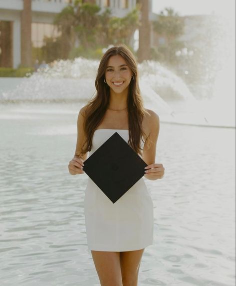 Graduate School Picture Ideas, White Dress Grad Pics, Dcp Pictures, Graduation Details Photography, Timeless Graduation Photos, Graduation Photos High School, Simple Graduation Pictures, Graduation College Photoshoot, Golden Hour Graduation Pictures