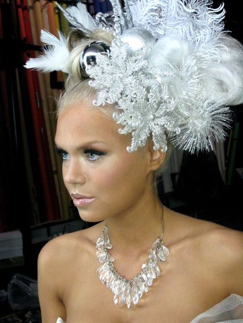 Snow Queen Hairstyle Snow Queen Makeup, Snow Queen Costume, Ice Queen Costume, Fancy Holiday Party, Mariana Hardwick, Wonderland Makeup, Christmas Party Hairstyles, Snow Princess, Bridal Ideas