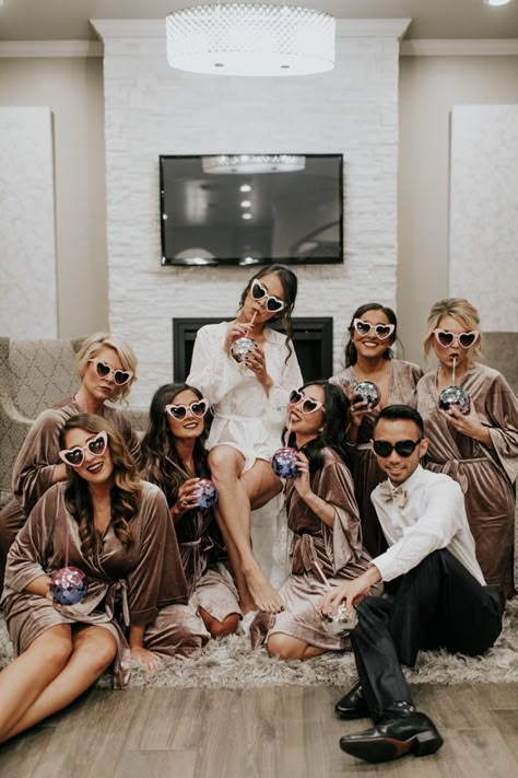 Bridesmaid Get Ready Outfit, Bridesmaid Pictures, Bridesmaid Photoshoot, Bridesmaid Getting Ready, Getting Ready Wedding, Bridal Party Robes, Bridesmaids Photos, Wedding Robe, Bride Squad