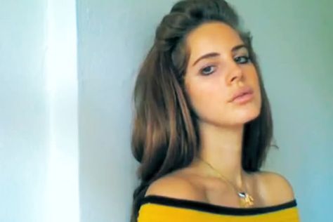 Lana Del Rey. So beautiful. Lana Del Rey Hair, Funny Mouth, Lana Del Rey Video, Nancy Sinatra, Lizzy Grant, Elizabeth Grant, Video Game Music, Trip Hop, Dream Pop