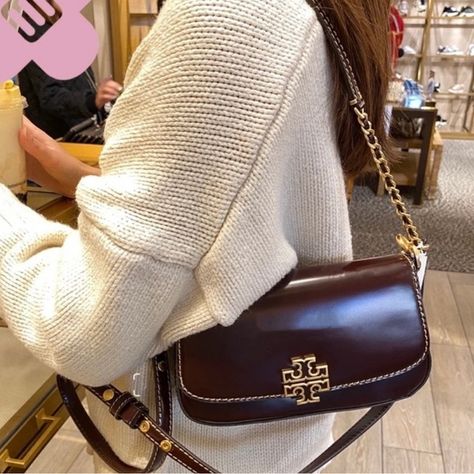  NWT Tory Burch Britten Convertible Crossbody Tory Burch Britten Crossbody Bag, Tory Burch Bag Outfit, Bag Obsession, Patent Leather, Tory Burch, Convertible, Bags Designer, Dust Bag, Brand New