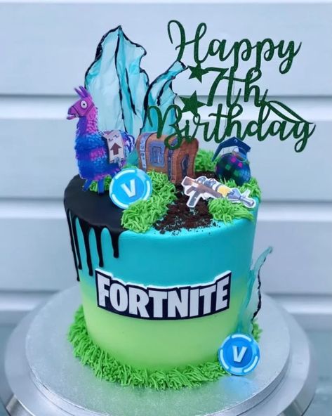 fortnite birthday cake Cake Fortnite Birthday, Fornite Cakes Ideas, Birthday Cake 9 Boy, Fort Nite Birthday Cake, Fortnight Cakes For Boys, Simple Fortnite Cake, Fortnite Birthday Party Ideas Cake, Fortnite Birthday Cake Ideas, Easy Fortnite Cake