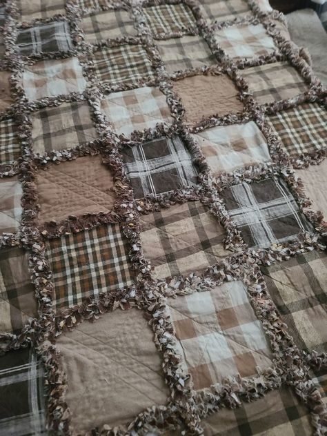 Rag quilt 2023 Rag Time Quilt, Western Rag Quilt, Rag Quilts Ideas, Rag Quilt Ideas, Quilt For Men, Diy Rag Quilt, Easy Rag Quilt, Rag Blanket, Denim Rag Quilt