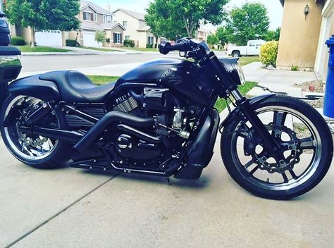 Custom Harley Vrod muscle Harley Night Rod, Vrod Custom, Vrod Muscle, Motorcycle Humor, Harley V Rod, Car Rider, Stylish Bike, Custom Street Bikes, Harley Davidson V Rod