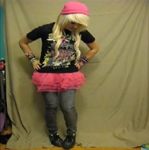 Ambrehhh Is Dead, Amber Katelyn Beale, Outfit Tour, Scene Girl Style, Kid Outfit, Scene Queen, Emo Fits, Scene Makeup, Pink Beanie