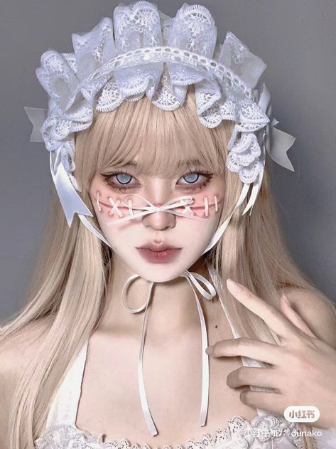 Anime Style Eyes, Doll Makeup Halloween, Makeup Layout, Porcelain Doll Makeup, Realistic Eyes, Chinese Makeup, Anime Makeup, Doll Eye Makeup, Kawaii Makeup