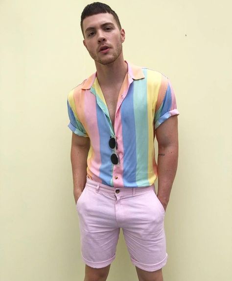 Glastonbury Fashion, Sleeve Shirt Outfit, Festival Outfits Men, Outfits Styling, Summer Festivals, Outfit Challenge, Coachella Outfit, Pride Outfit, Fashion Suits For Men