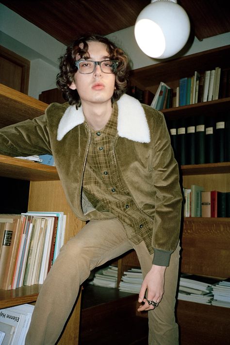 A.P.C. Fall 2022 Menswear Collection | Vogue Dear Man, 2023 Fw, Chic Quilts, Menswear Trends, Taylor Made, White Shirts Women, Winter 22, Acid Wash Jeans, Wes Anderson