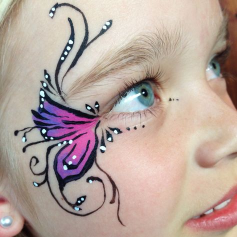 Face painting - butterfly design on Ronja, inspiration from Pinterest. Butterfly Makeup Kids, Face Painting Butterfly, Live Counter, Face Painting Flowers, Butterfly Face Paint, Butterfly Beautiful, Girl Face Painting, Butterfly Eyes, Butterfly Makeup