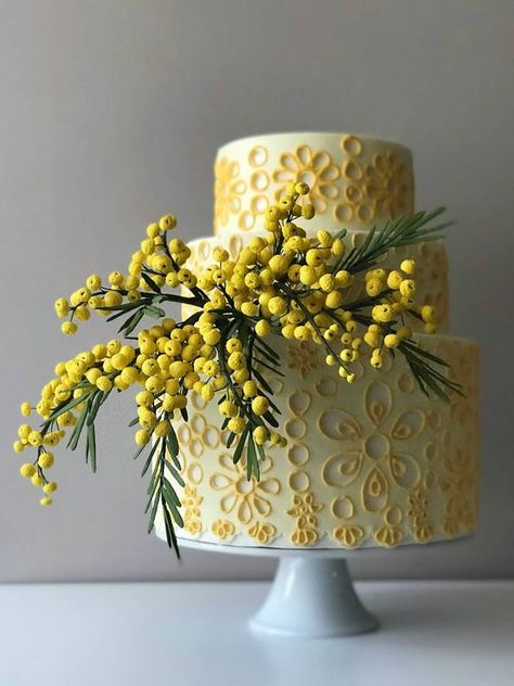 Yellow Wedding Cake, Modern Cakes, Tiered Cake, Wedding Cakes Vintage, Yellow Wedding, Gorgeous Cakes, Floral Cake, Fancy Cakes, Vintage Cake