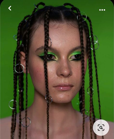 Chain Ponytail, Medium Hairstyles For Thick Hair, Futuristic Hairstyles, Futuristic Hair, Rave Hairstyles, Hairstyles For Thick Hair, Rave Hair, Fest Outfits, Editorial Hair