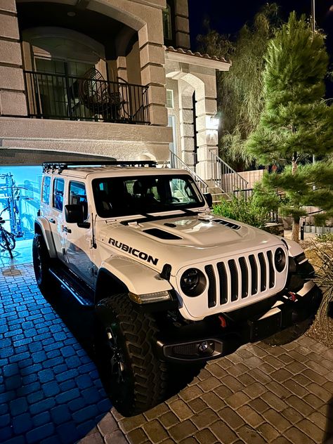 White Rubicon Jeep, White Jeep Wrangler, Surprise Birthday Decorations, White Jeep, Cars Jeep, Girl Car, Yamaha R6, Dream Cars Jeep, Jeep Rubicon