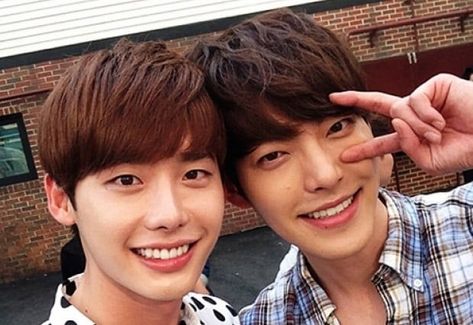 Lee Jong Suk And Kim Woo Bin Take A Vacation Together In Hawaii Kim Wo Bin, Gu Family Books, Lee Jung Suk, Lee Hyun Woo, Kwang Soo, School 2013, Yoo Ah In, W Two Worlds, Park Bo Gum