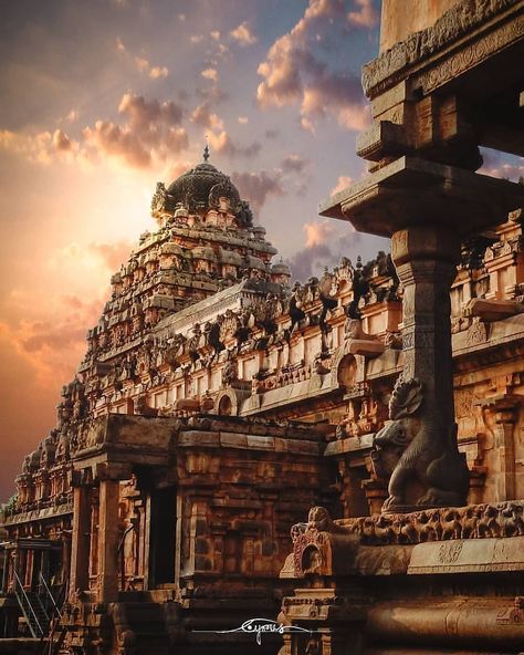 Thanjai Periya Kovil Wallpaper, Chola Temples, Historical Temples, Indian Temple Architecture, Temple Photography, Ancient Indian Architecture, Learning To Draw, Temple Architecture, Sun And Clouds