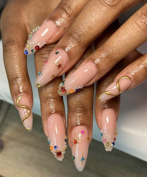 Almond Abstract Nails, Nails Sagittarius, Virgo Nail Art, Almond Birthday Nails, Virgo Nails Designs, Birthday Nails Virgo, Graphic Nails, Virgo Nails, Soft Woman