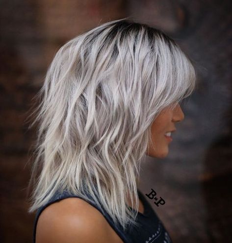 Grey Haircuts, Hairstyles Layered, Blonde Platinum, Modern Shag Haircut, Medium Shag Haircuts, Asymmetrical Hairstyles, Cut Hairstyles, Layered Bobs, Medium Layered Hair