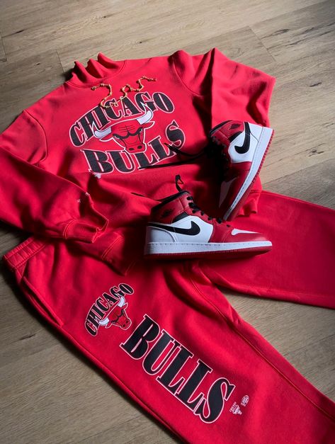 Chicago Bulls Outfit Woman Style, Hype Clothing Women, Chicago Bulls Outfit Woman, Chicago Bulls Ropa, Bulls Outfit, Chicago Bulls Outfit, High Fashion Streetwear, Chicago Outfit, Hype Clothing