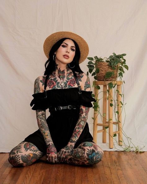 Harness Outfit, Tattooed Woman, Lydia Deetz, Goth Look, Dark Outfits, Event Outfit, Seoul Korea, Edgy Outfits, Dark Fashion