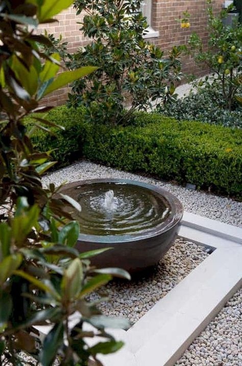 A garden fountain is one of thoes objecs that provides a blend of both natural and artificial gorgeousness. Taman Air, Outdoor Water Features, Garden Water Feature, Small Courtyard Gardens, Courtyard Gardens Design, Pond Water Features, Small Courtyards, Water Fountains Outdoor, Water Fountains