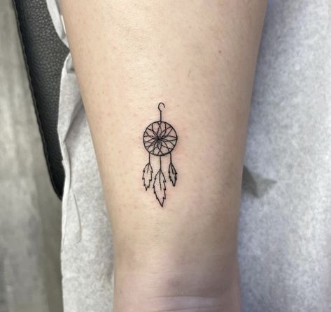 Dream Catcher Small Tattoo, Dream Catcher Simple Tattoo, Dreamcatcher Tattoo Simple, Mini Dream Catcher Tattoo, Tiny Dream Catcher Tattoo, Small Dream Catcher Tattoo, Small Dreamcatcher Tattoo, Simple Dream Catcher Tattoo, Dream Catcher Tat