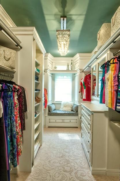 dormitorio diseña con walk in closets y consejos de la organización del armario Lots Of Clothes, A Walk In Closet, Dressing Design, Closet Hacks Organizing, Walk In Closet Design, Walking Closet, Real Estat, Cad Software, Small Bedrooms