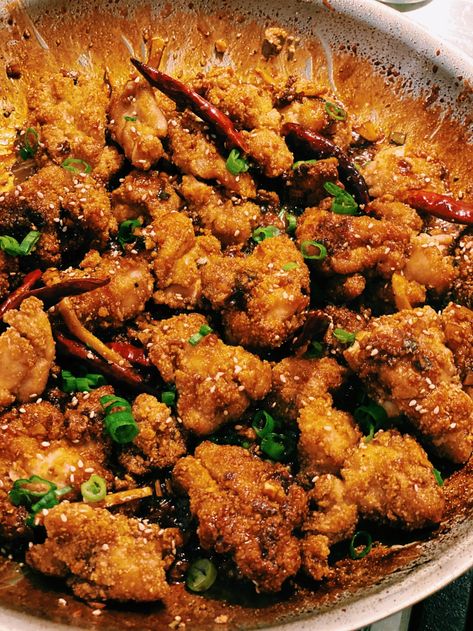 Keto General Tso Chicken Easy, General Taos Chicken, Healthy General Tso Chicken, General Tao Chicken, Poulet General Tao, Keto Chicken Thighs, Low Carb Products, Clean Eating Keto, Ketogenic Meals